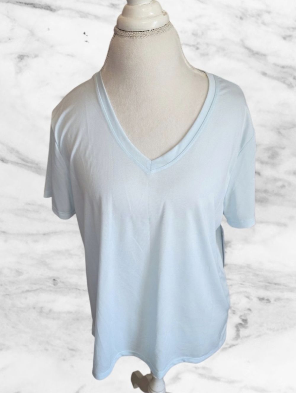 👟 Athletic Works Light Blue V-Neck Short Sleeve Tee
